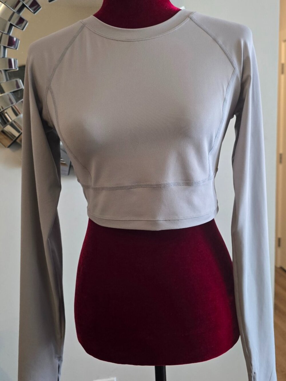 Halara Mica Gray Solid Thumb Hole Cropped Yoga Sports Top